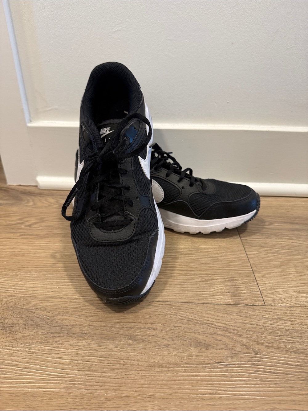 Nike Black and White Women’s Athletic Sneakers